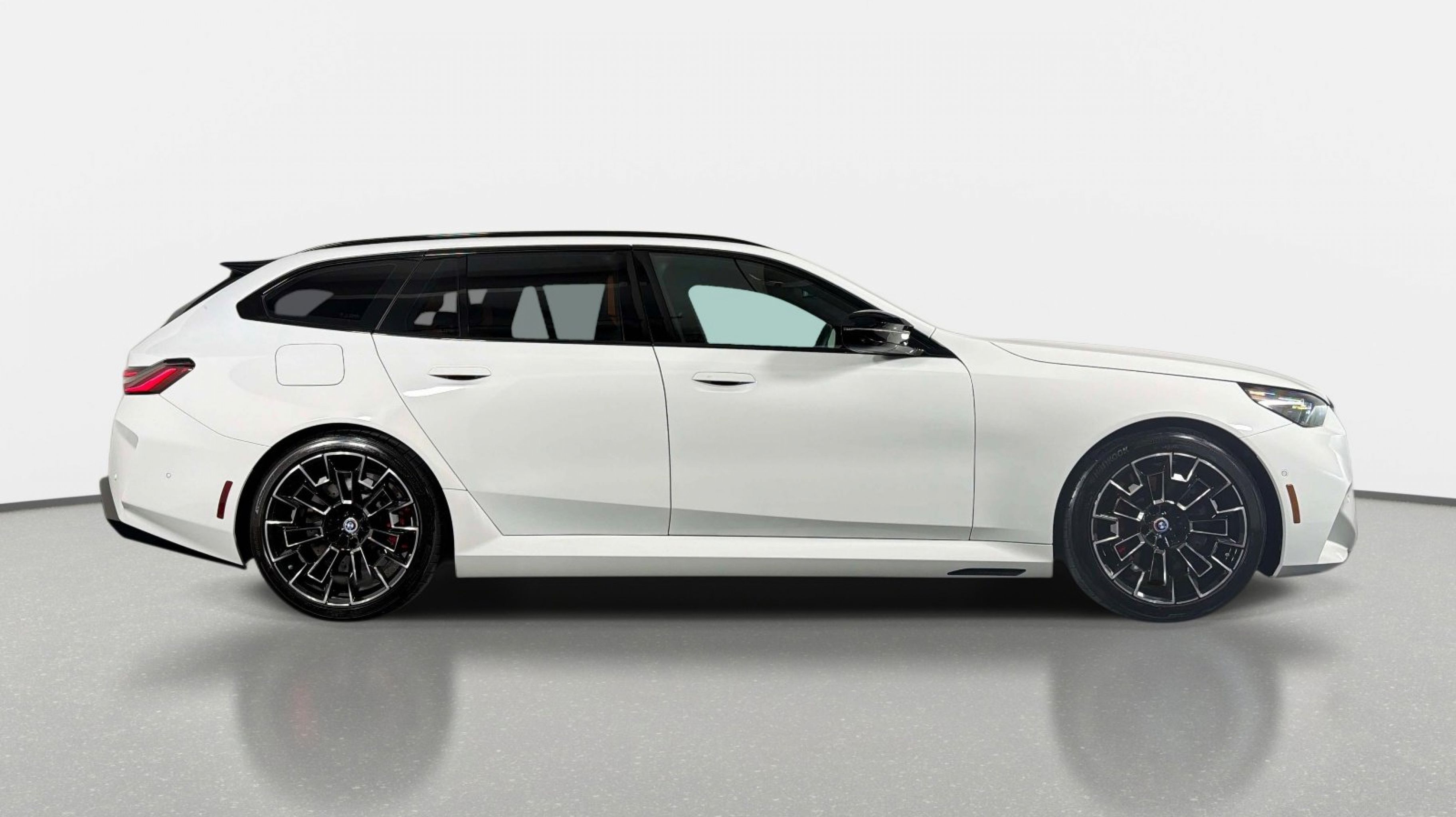 bmw m5 touring 2025 WBS83GV08SCU87535 image
